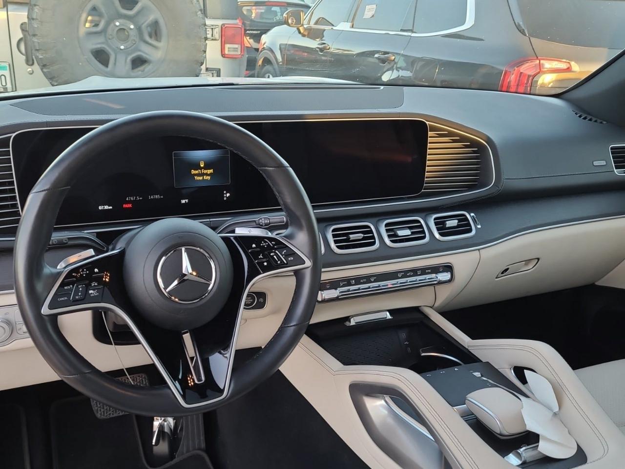 Mercedes-Benz GLS  2024