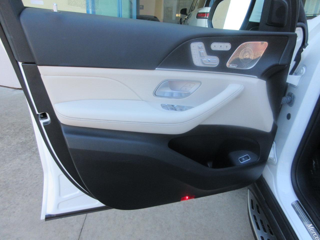 Mercedes-Benz GLS  2024