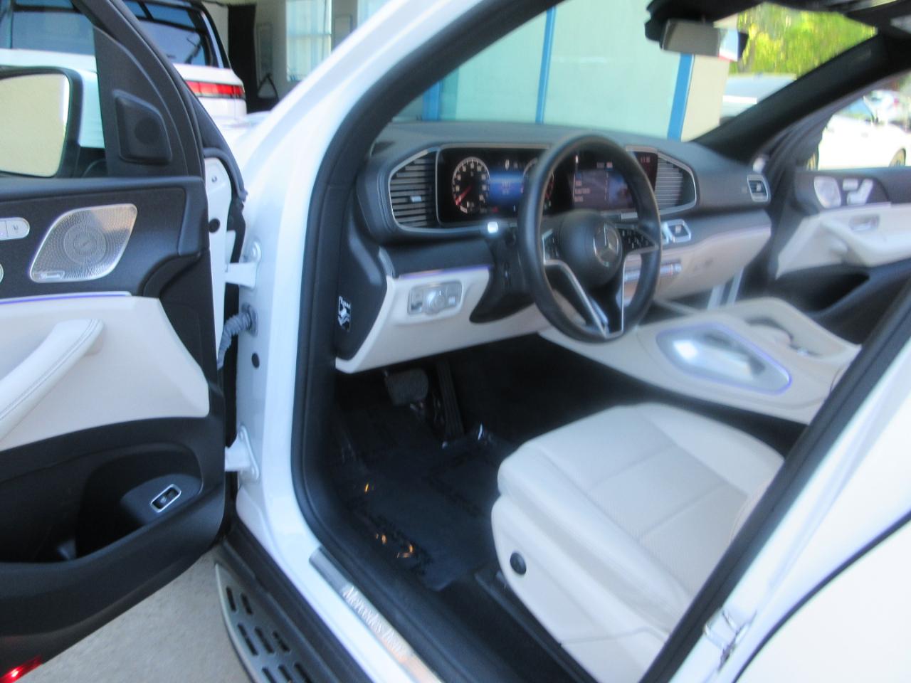 Mercedes-Benz GLS  2024