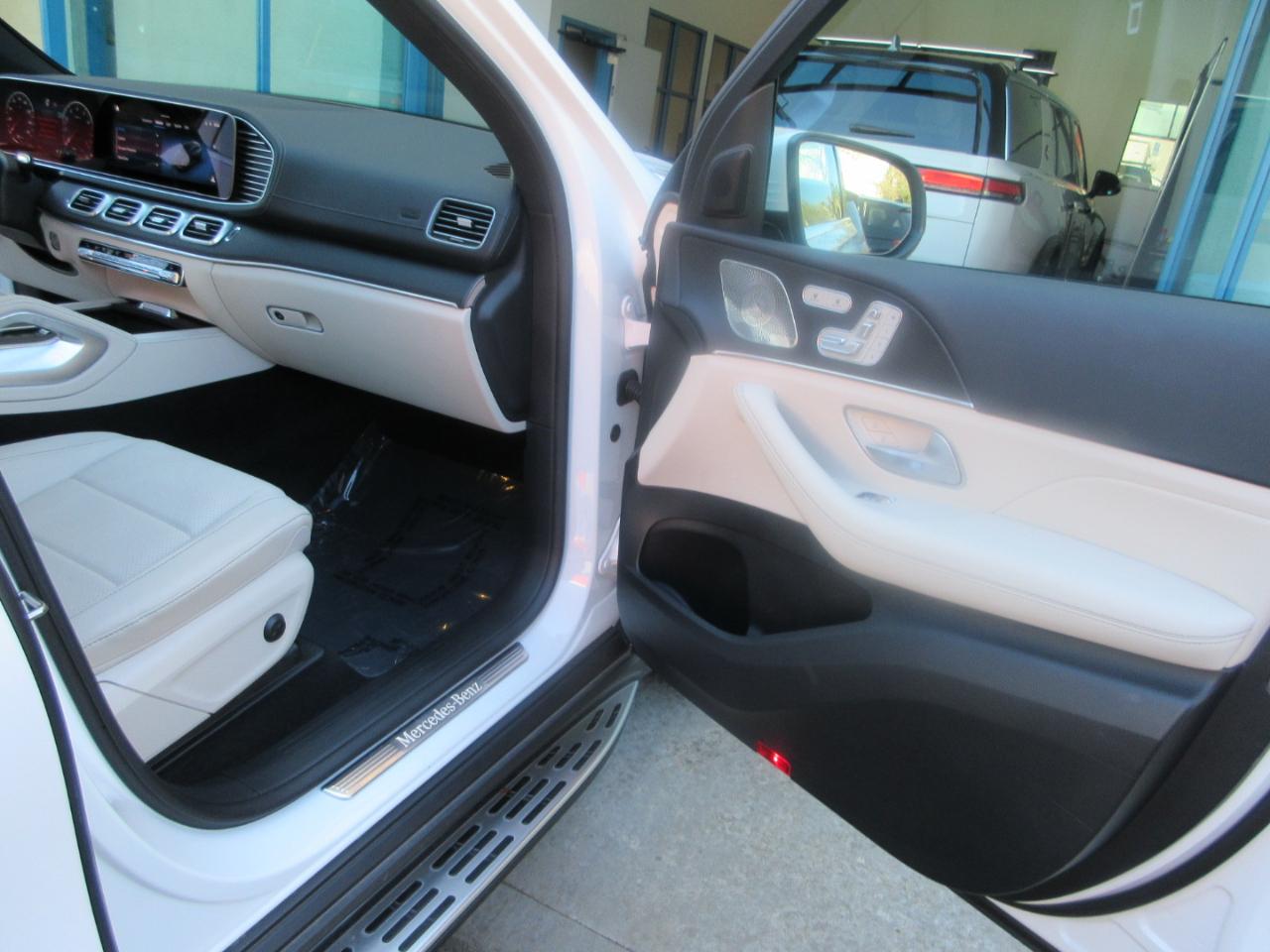 Mercedes-Benz GLS  2024