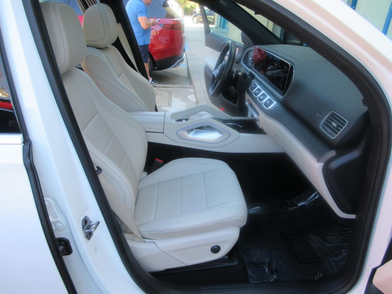 Mercedes-Benz GLS  2024