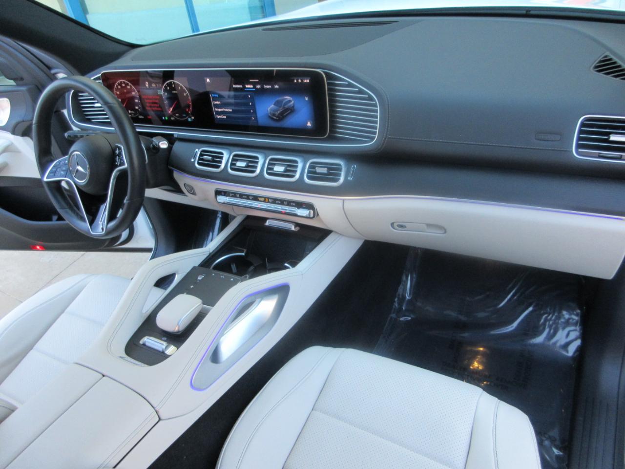 Mercedes-Benz GLS  2024