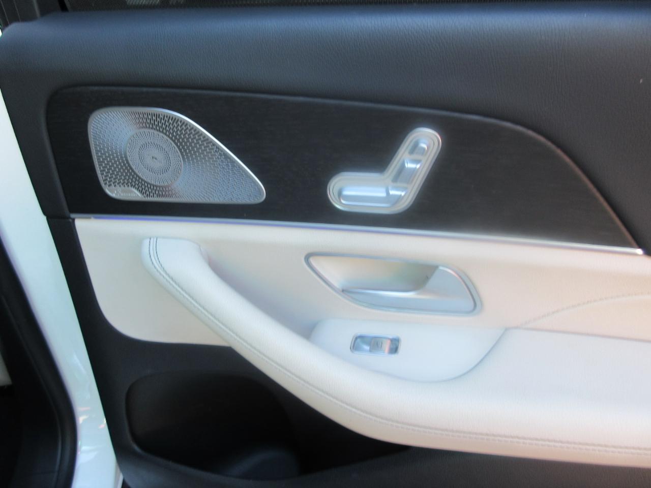 Mercedes-Benz GLS  2024