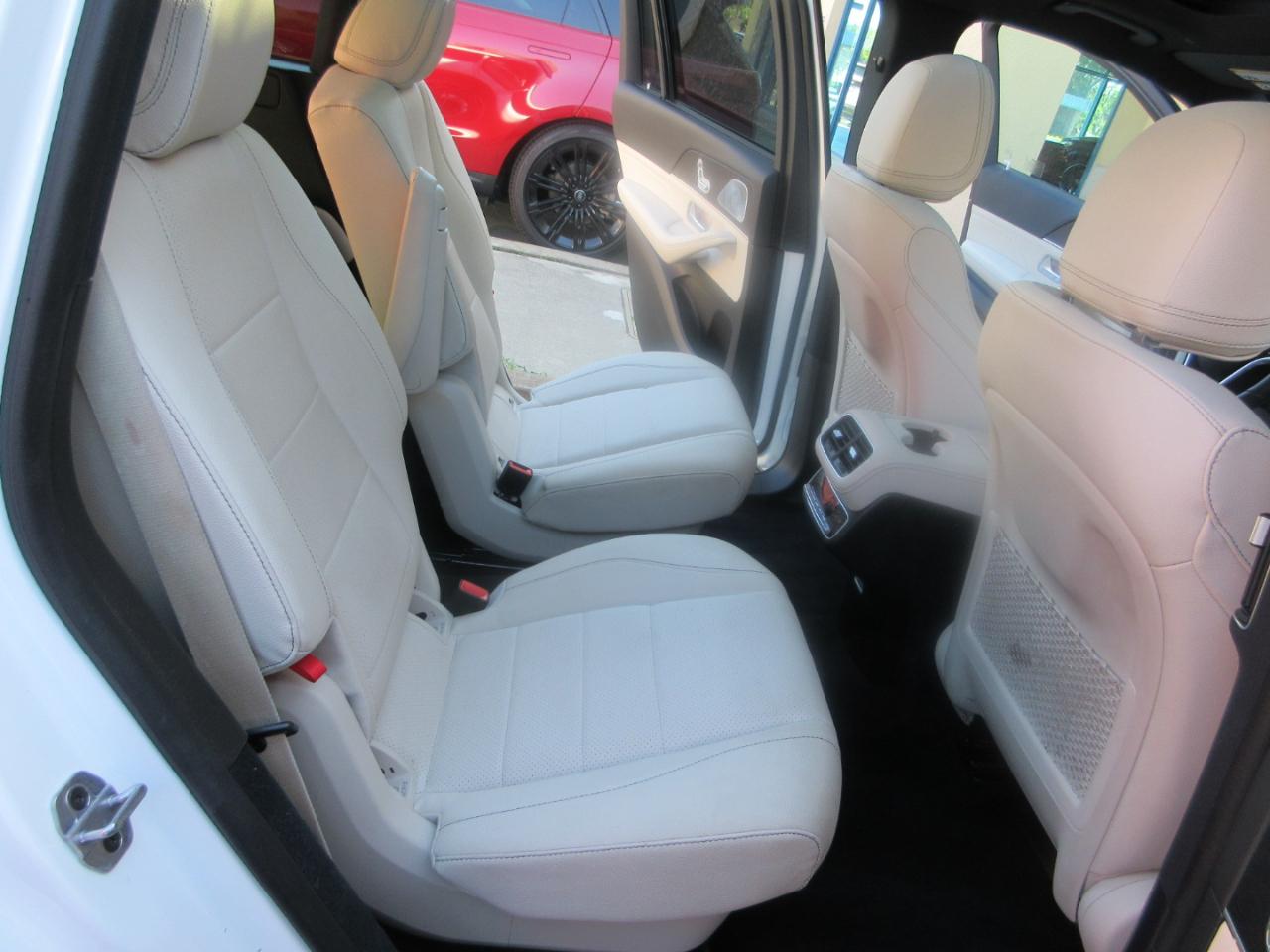 Mercedes-Benz GLS  2024