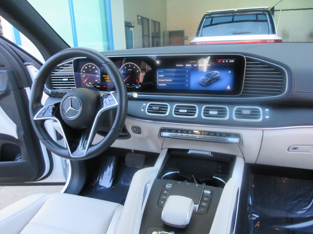 Mercedes-Benz GLS  2024