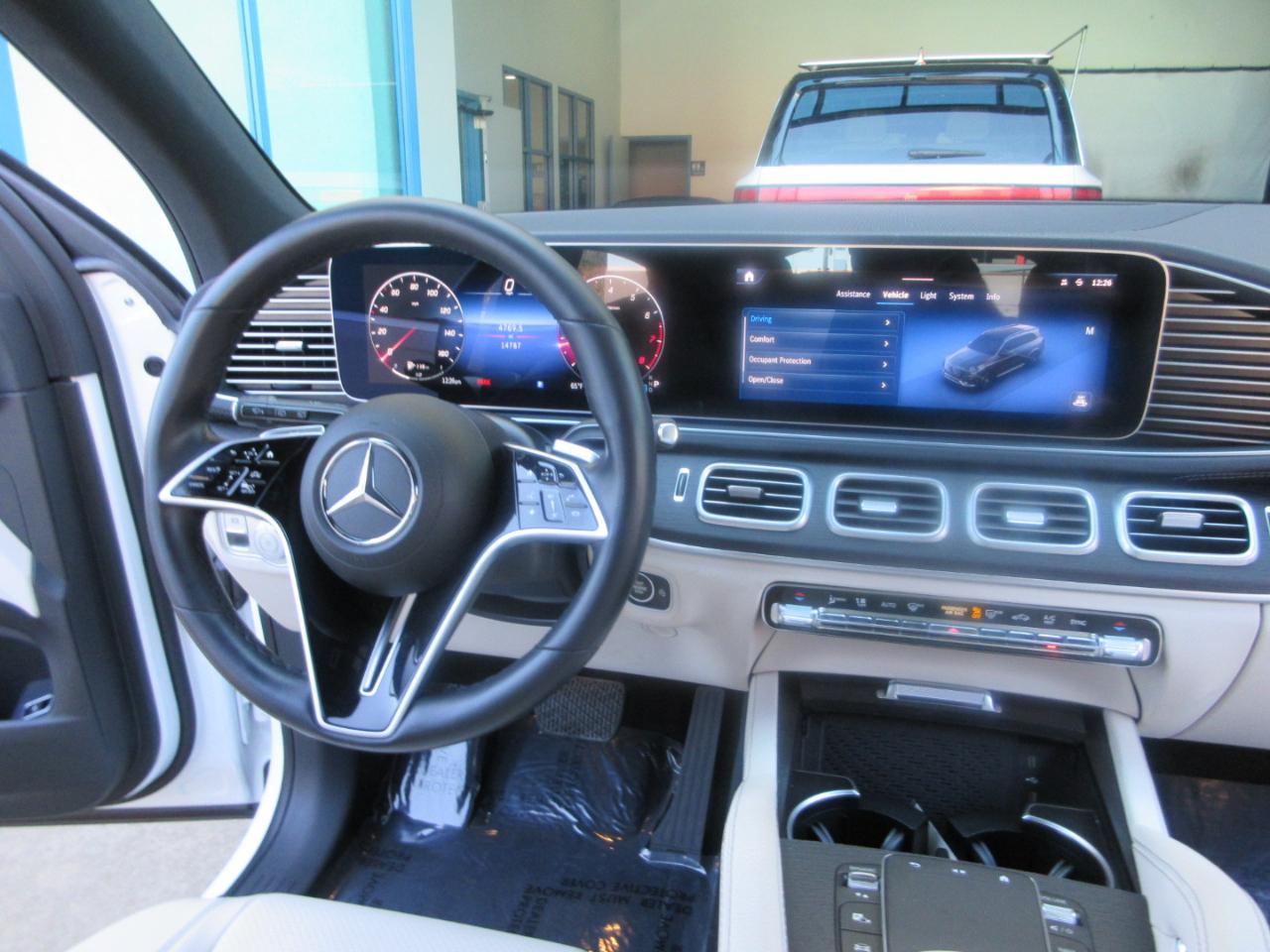 Mercedes-Benz GLS  2024