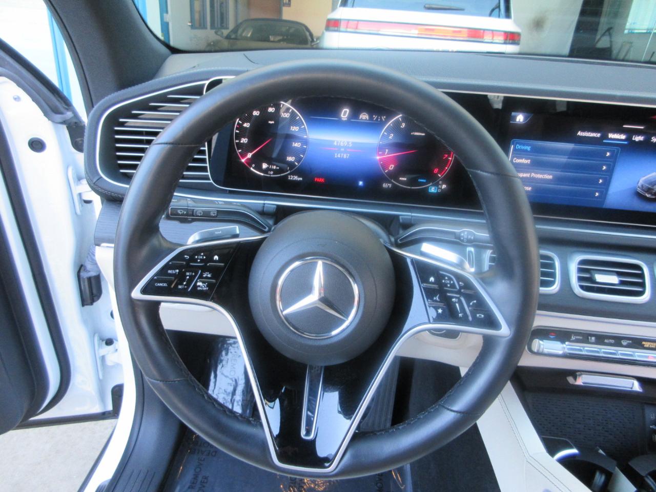 Mercedes-Benz GLS  2024