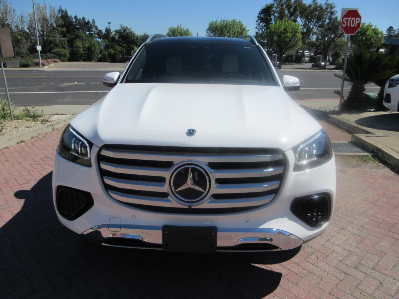 Mercedes-Benz GLS  2024