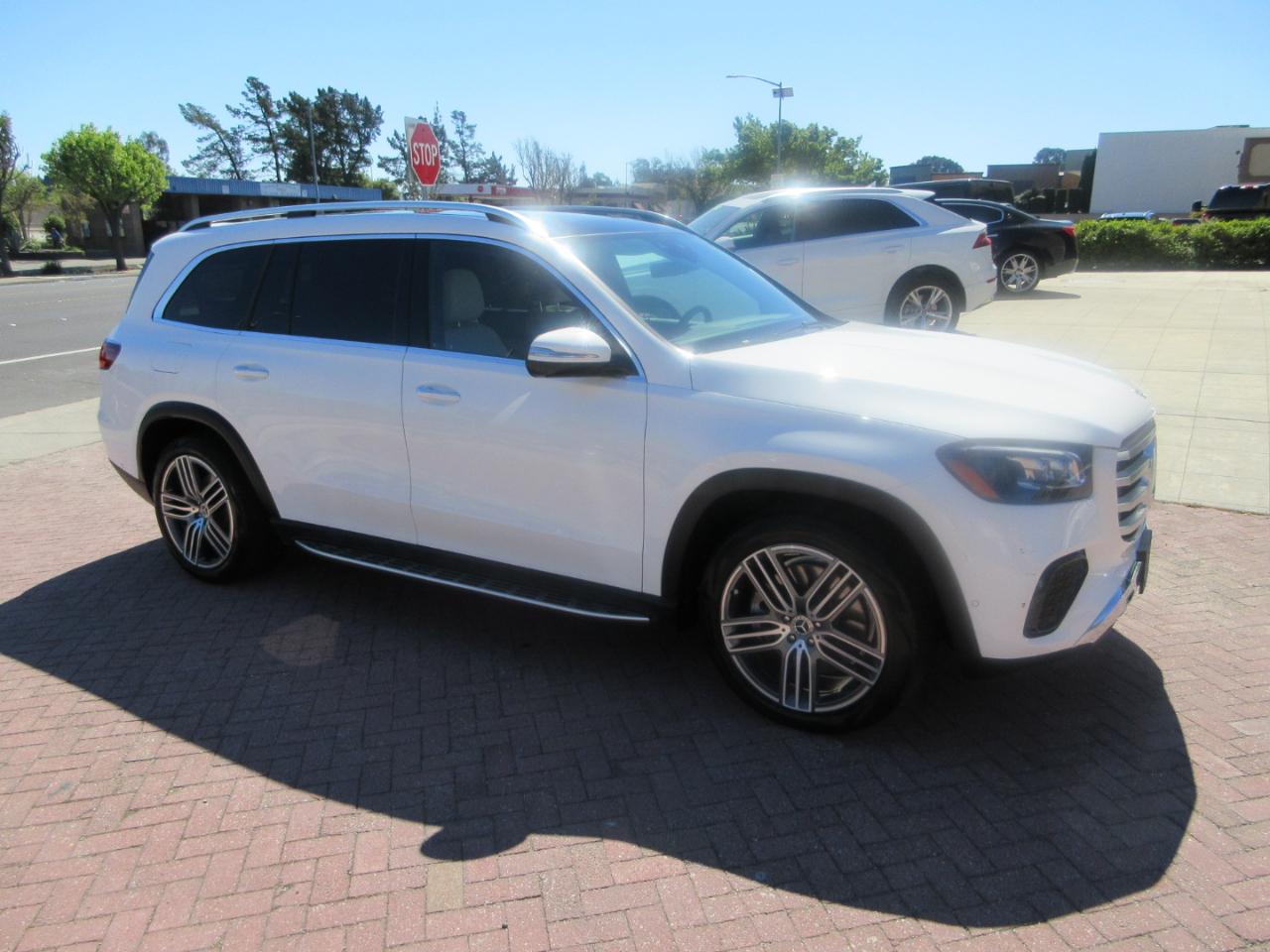 Mercedes-Benz GLS  2024