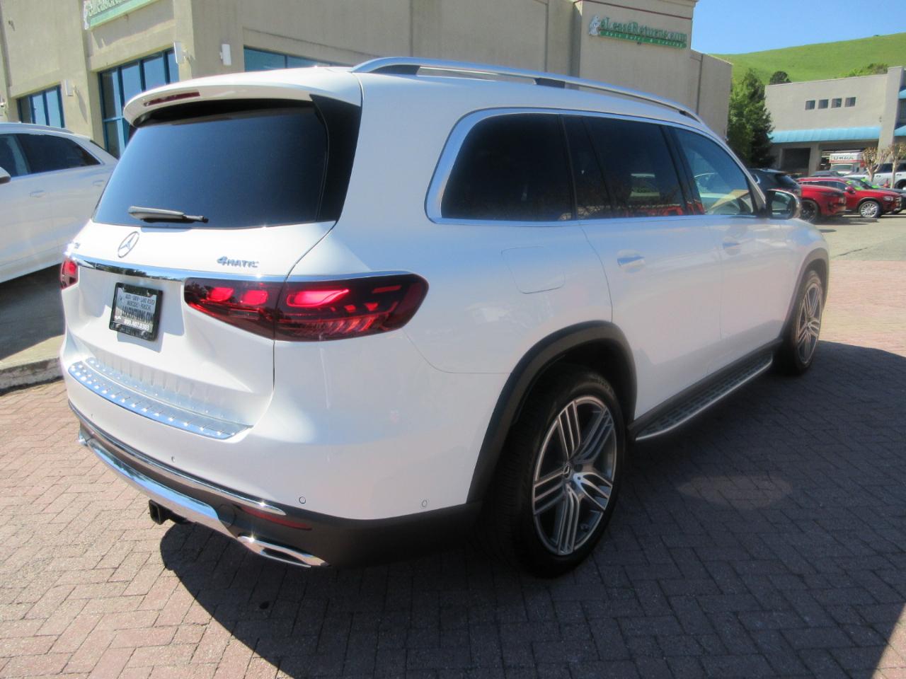 Mercedes-Benz GLS  2024