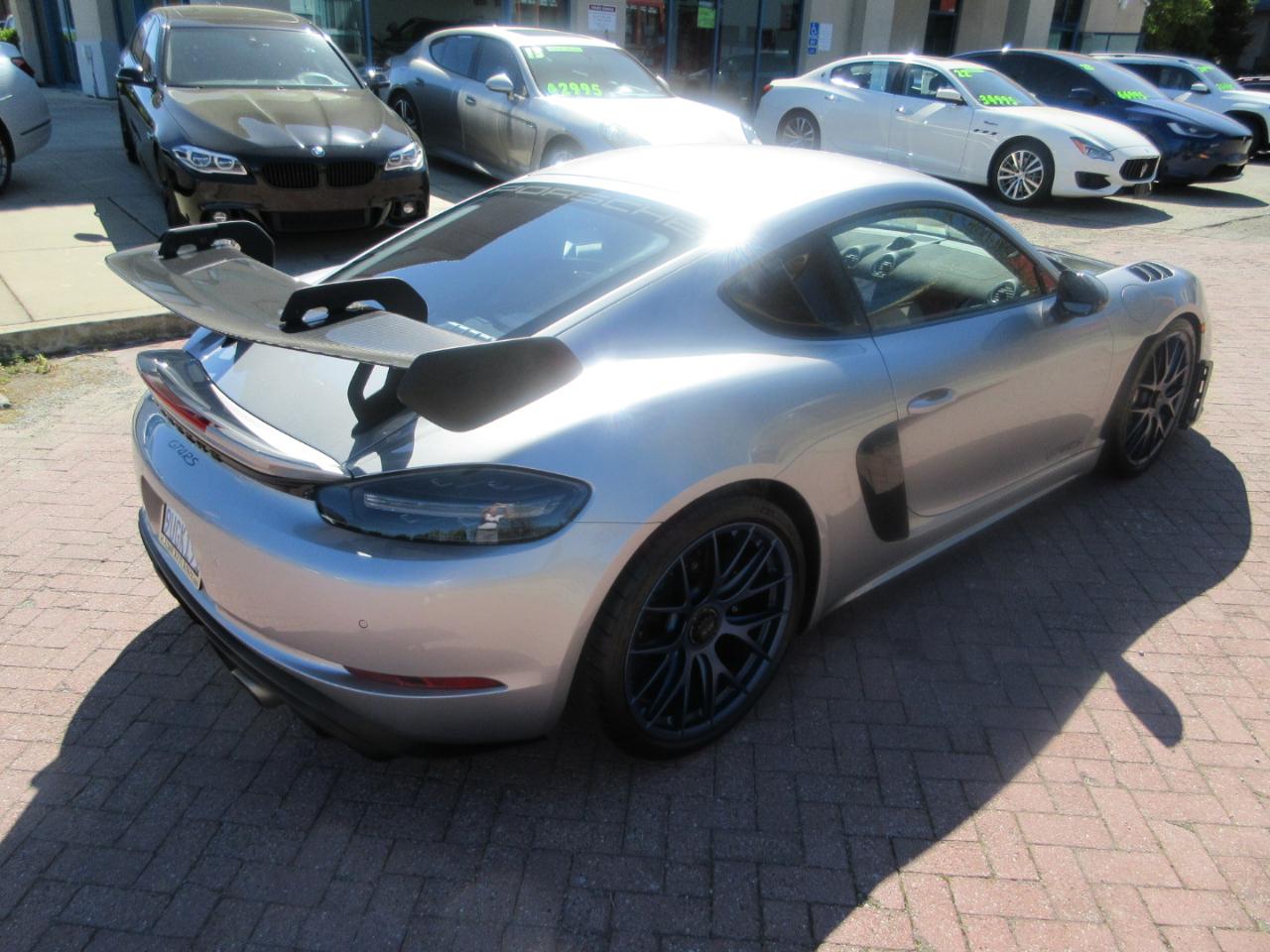 Porsche 718 Cayman  2023