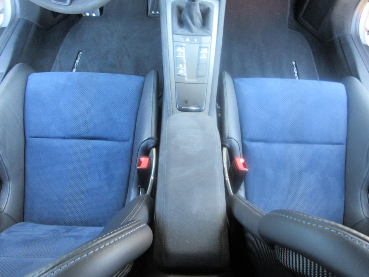 Porsche 718 Cayman  2023