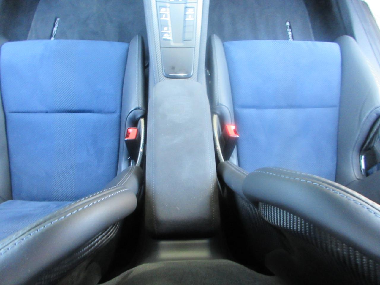 Porsche 718 Cayman  2023