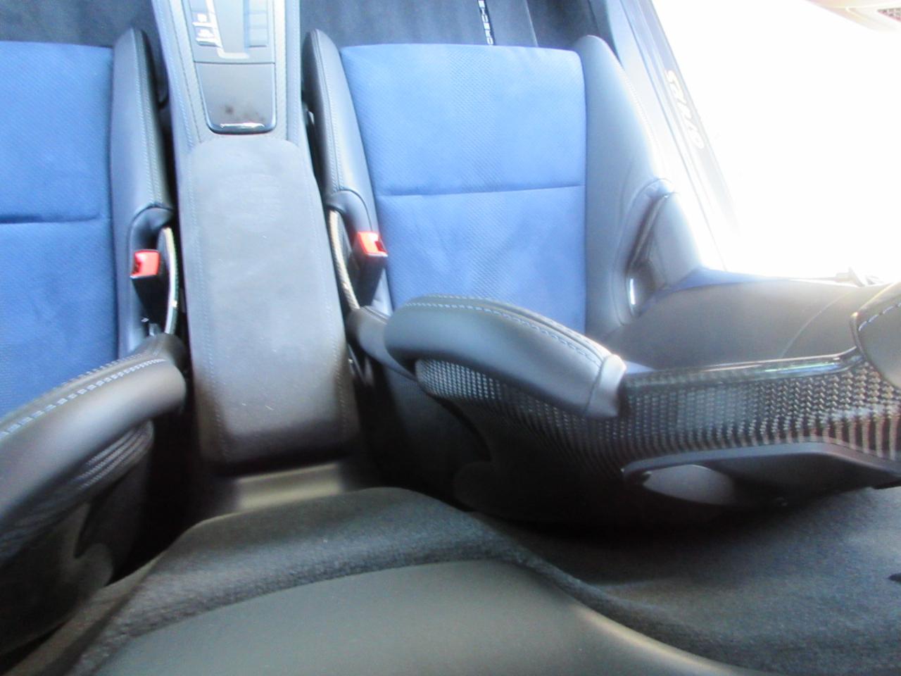 Porsche 718 Cayman  2023