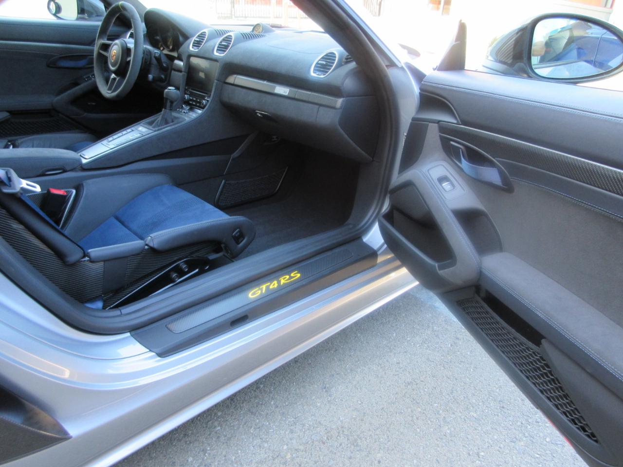 Porsche 718 Cayman  2023