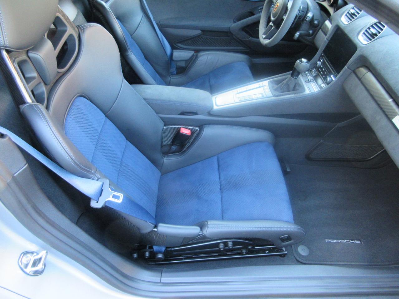 Porsche 718 Cayman  2023