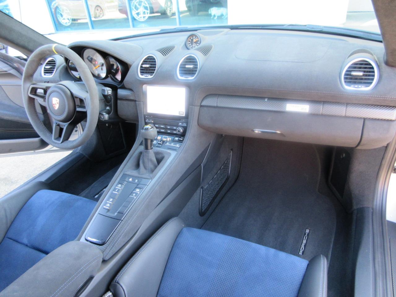 Porsche 718 Cayman  2023