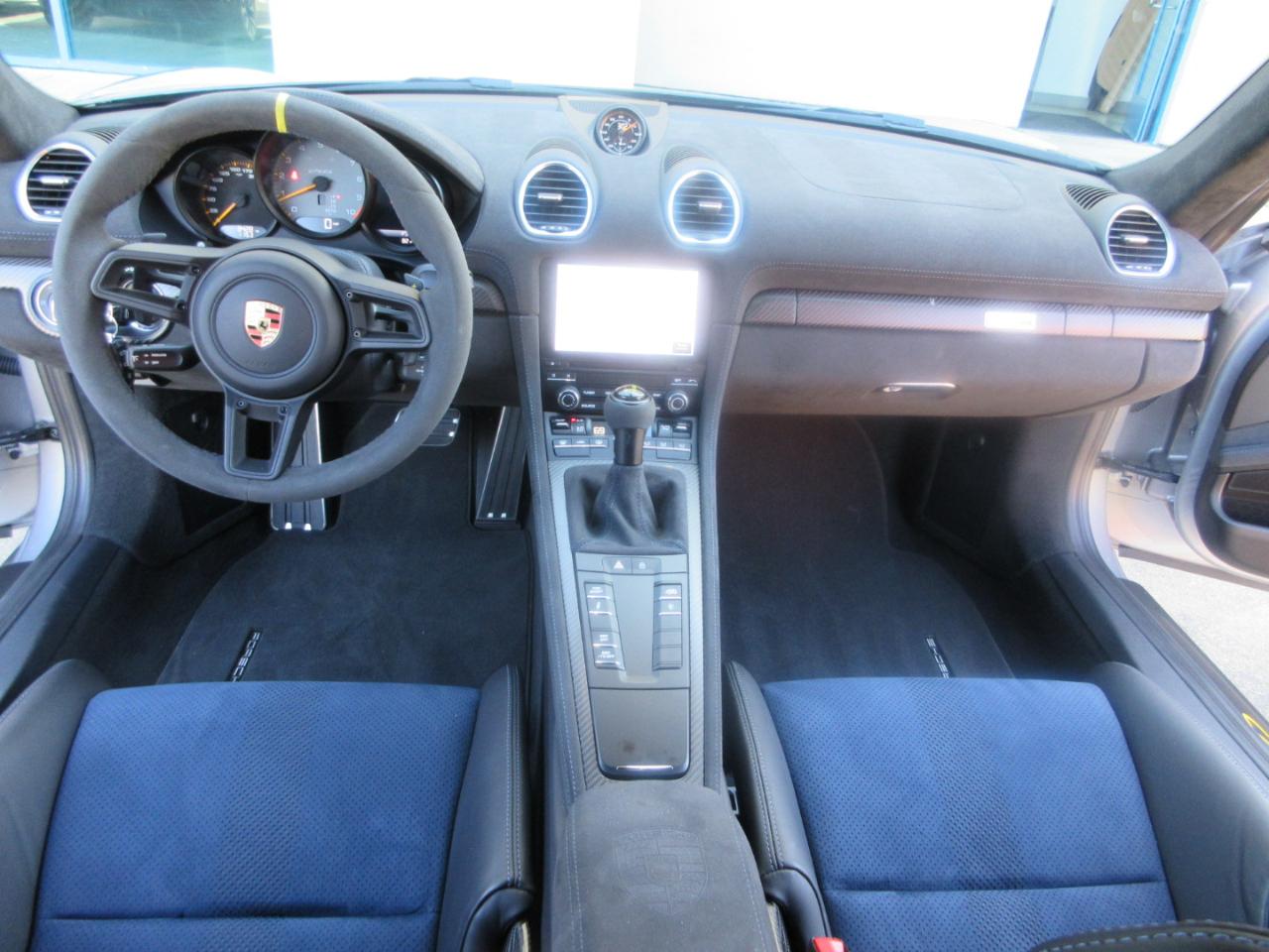 Porsche 718 Cayman  2023