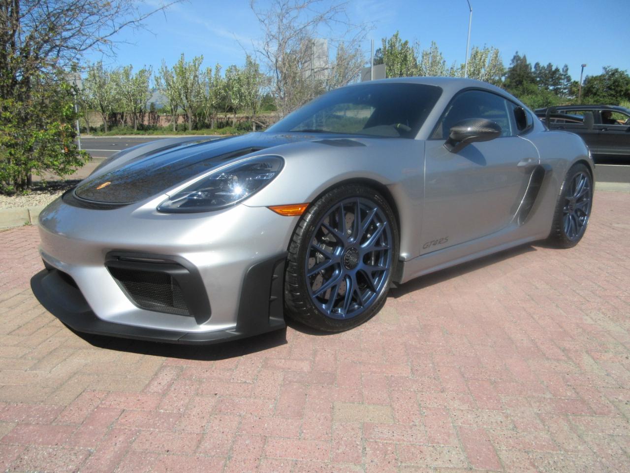 Porsche 718 Cayman  2023