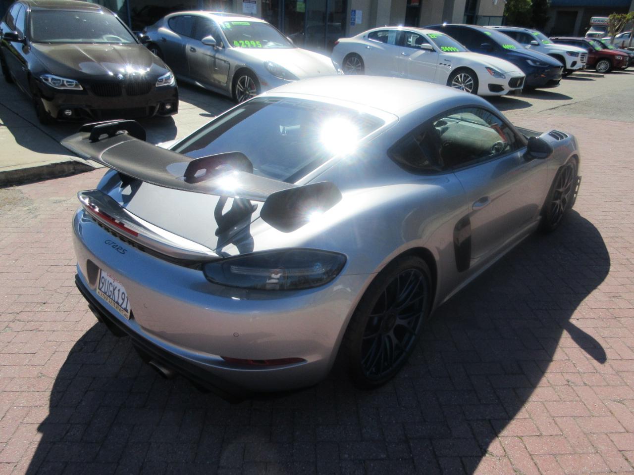 Porsche 718 Cayman  2023
