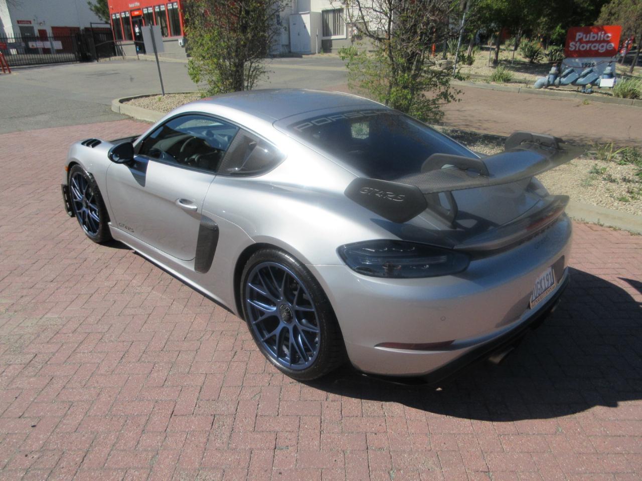 Porsche 718 Cayman  2023