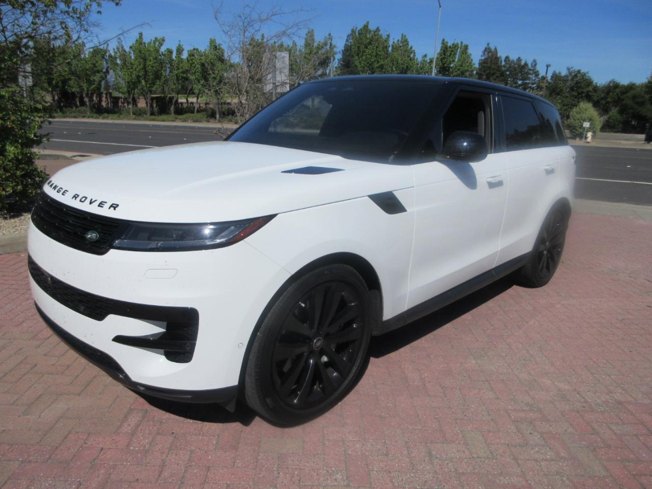 2025 Land Rover Range Rover Sport P360 SE