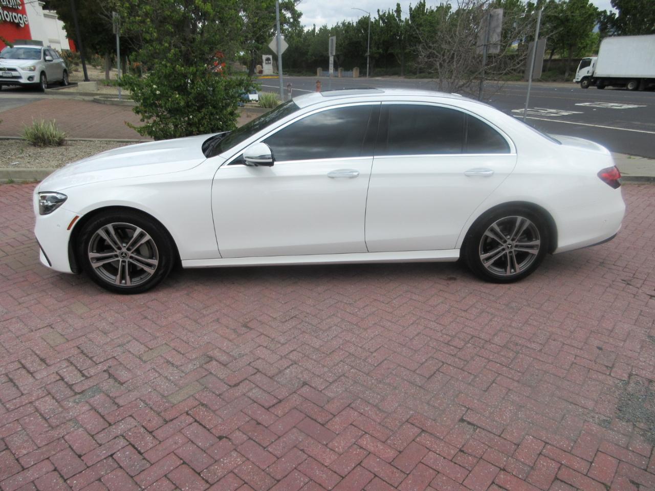 Mercedes-Benz E350  2021
