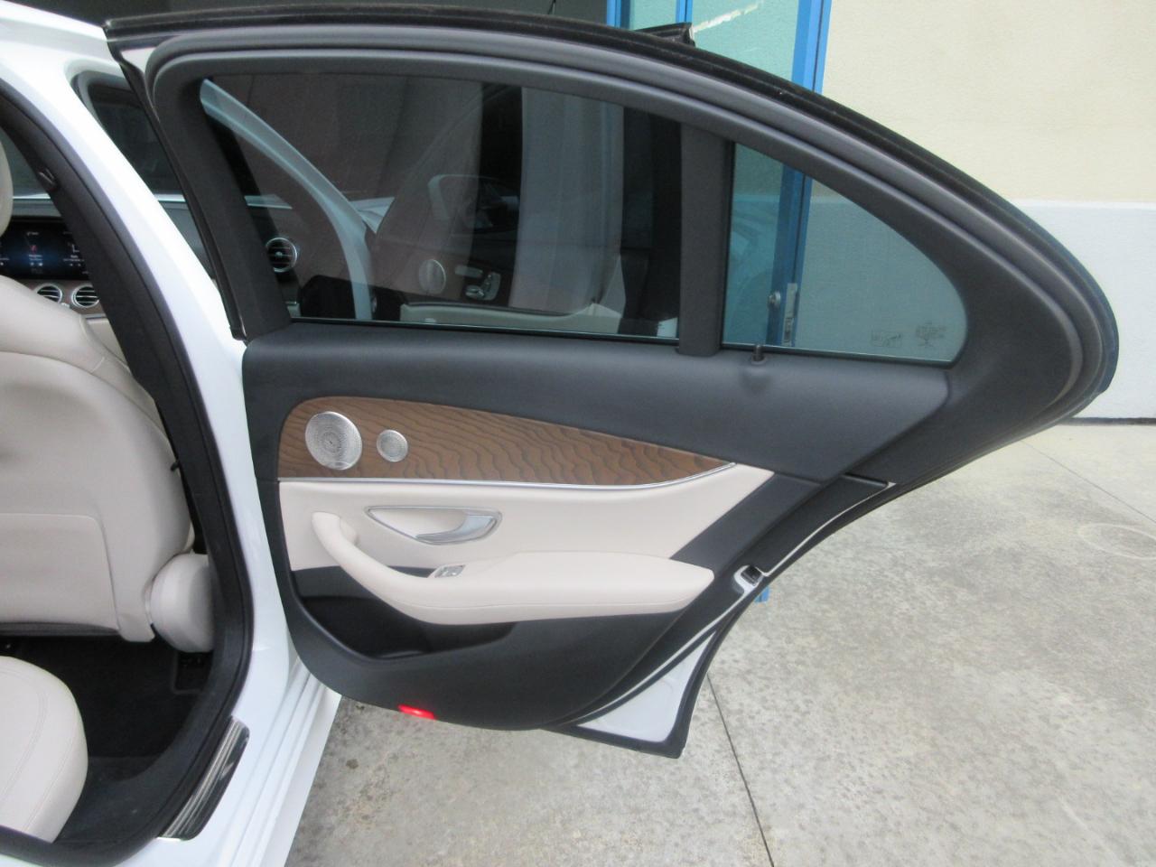 Mercedes-Benz E350  2021