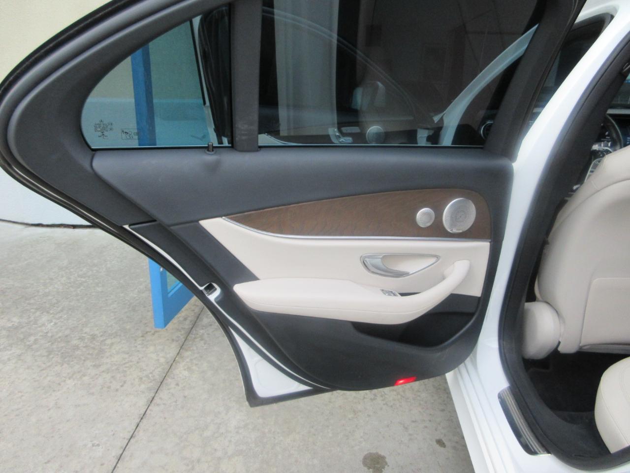 Mercedes-Benz E350  2021