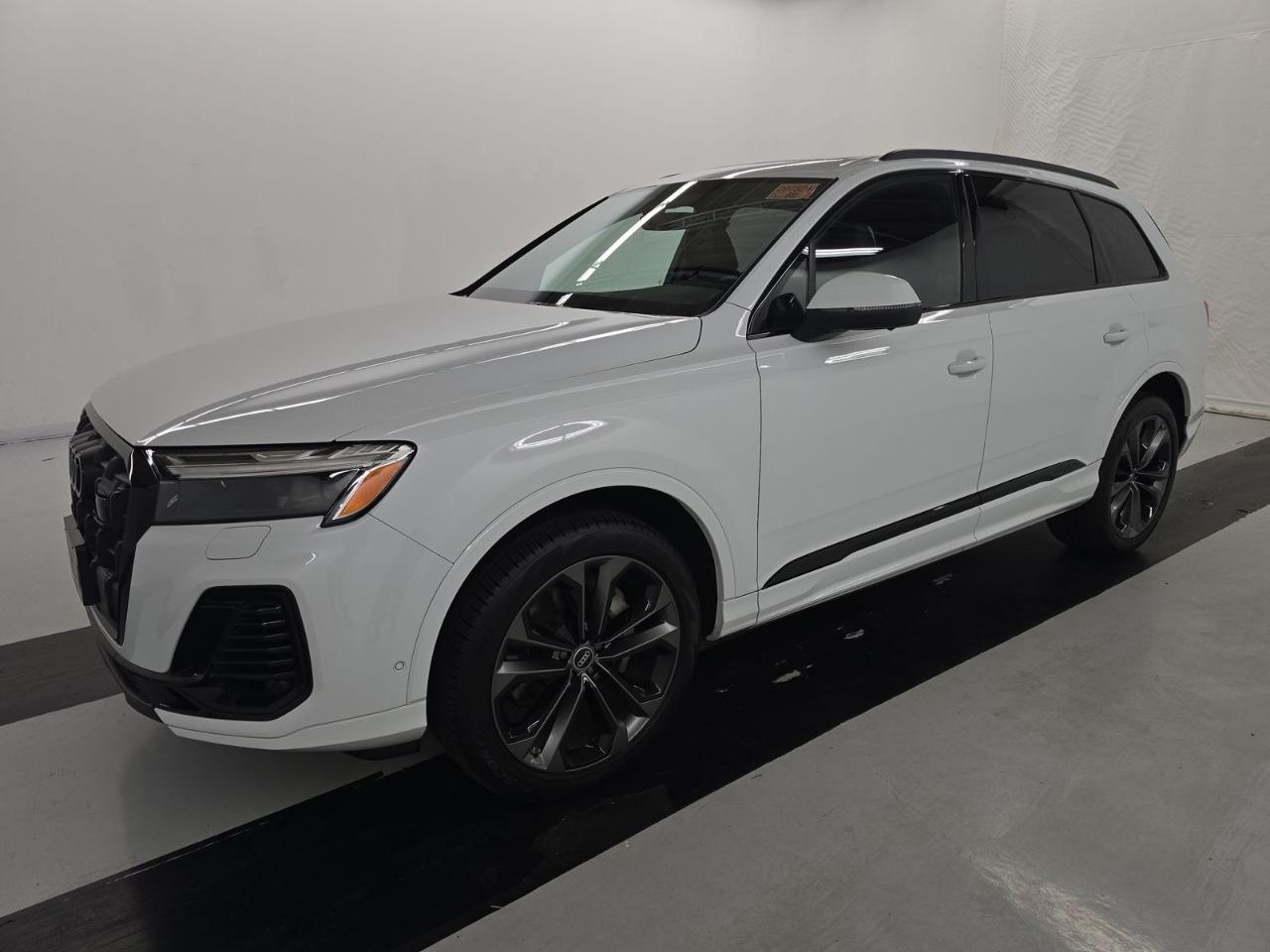 2025 Audi Q7 PREM PLUS**EXEC**BLK OPTICS PKG 55 TFSI QUATTRO
