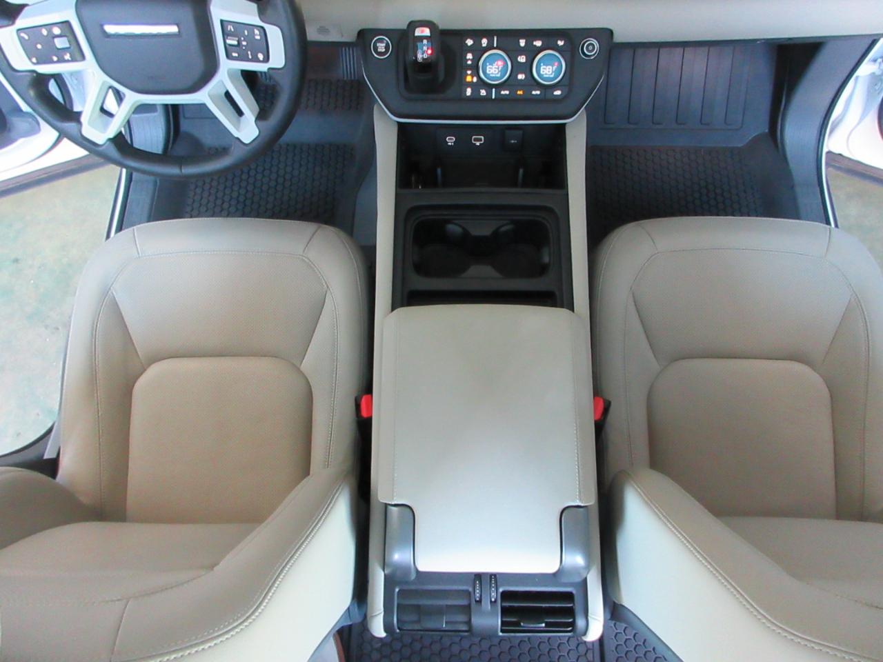 Land Rover Defender  2024