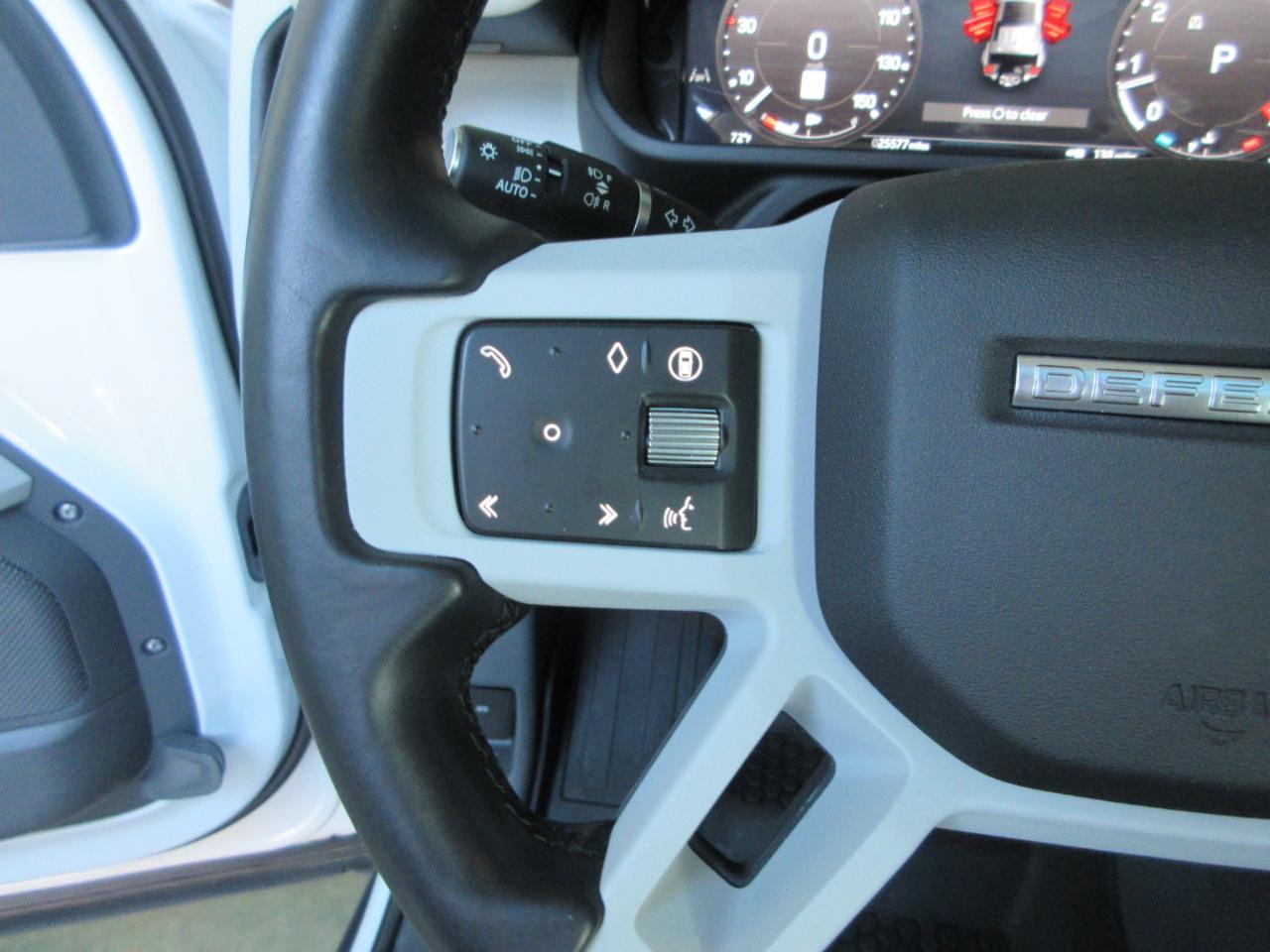 Land Rover Defender  2024