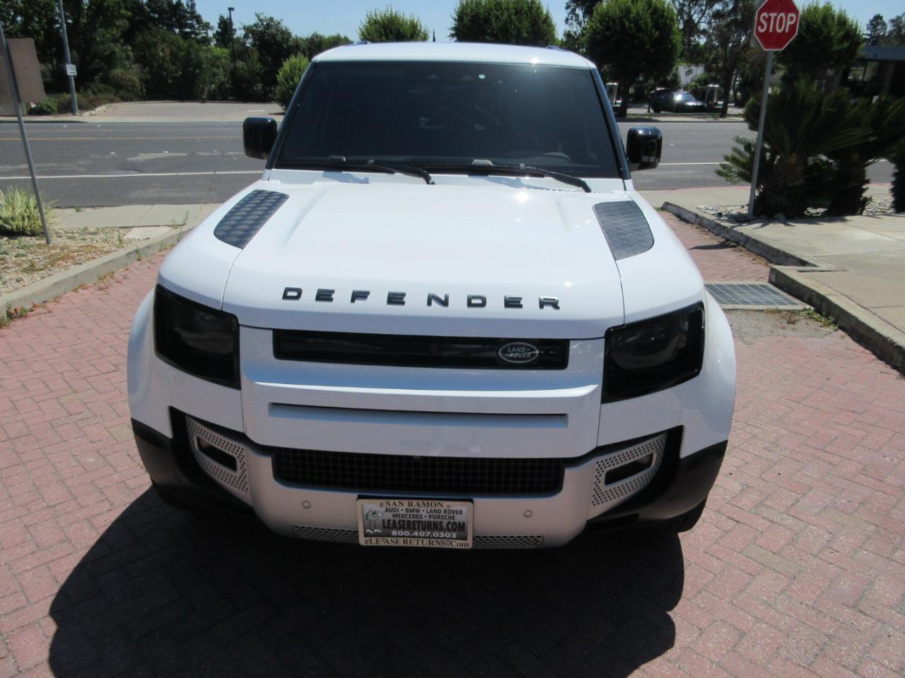 Land Rover Defender  2024