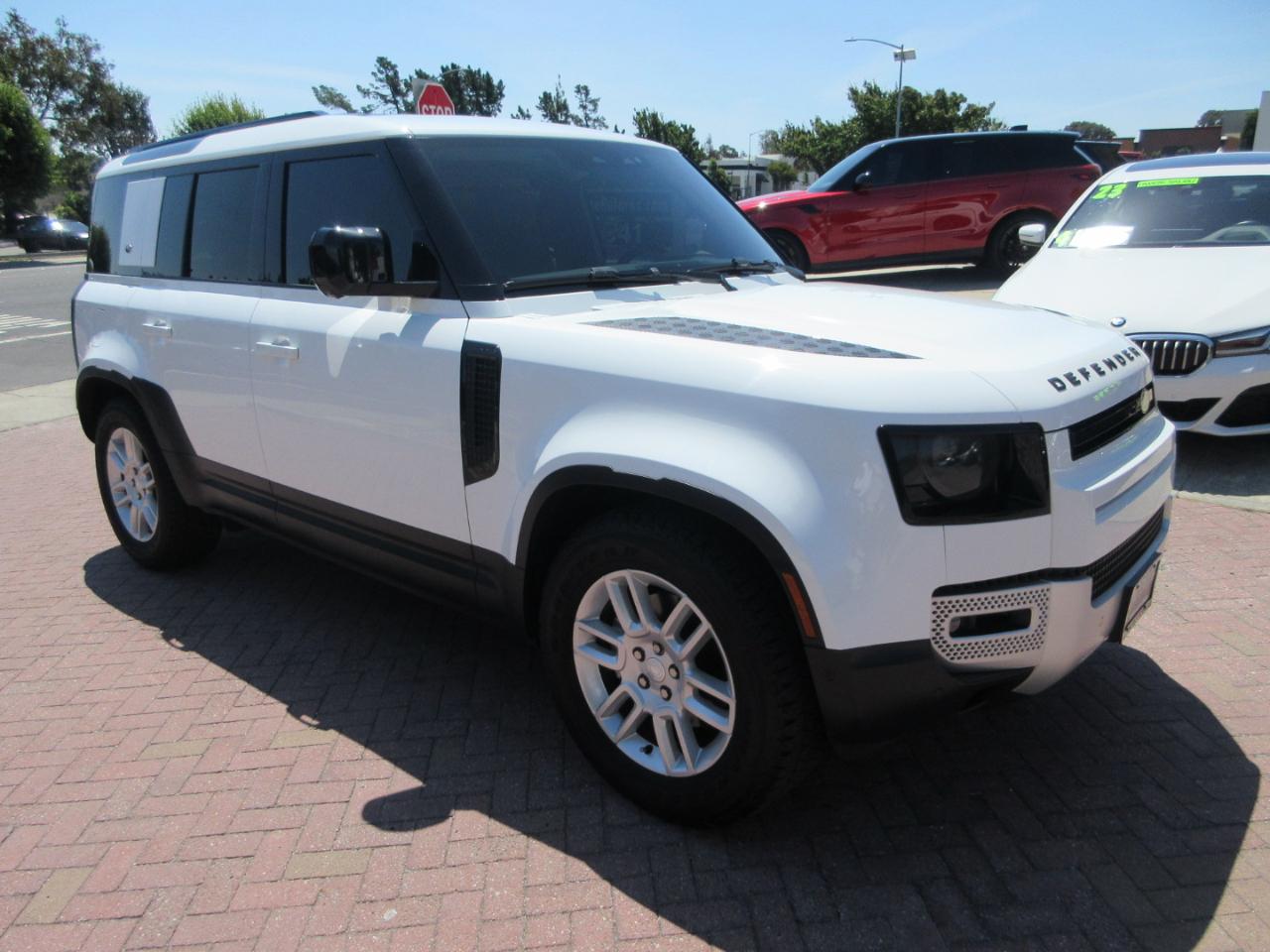 Land Rover Defender  2024