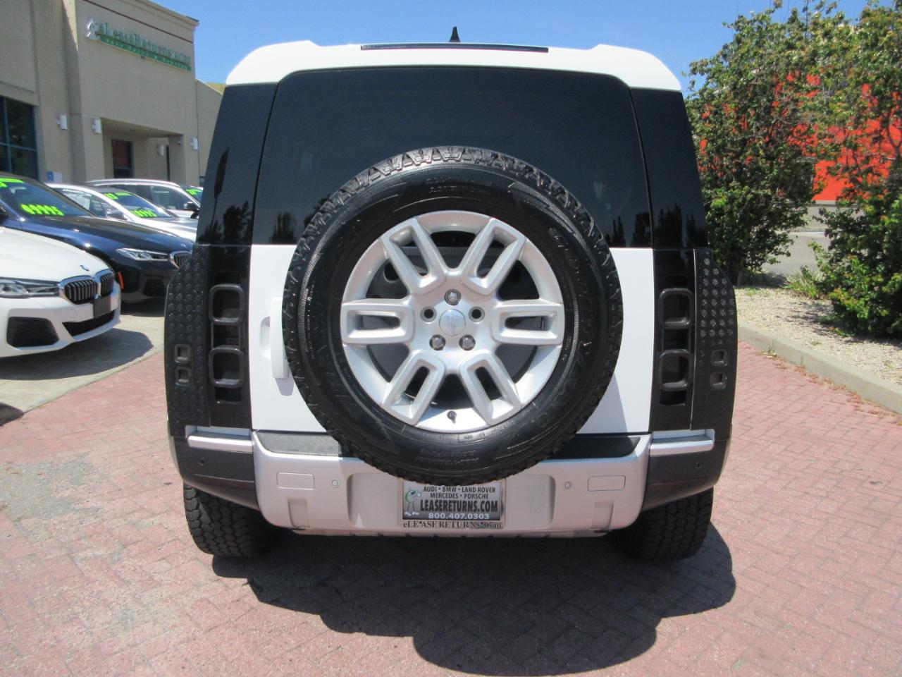 Land Rover Defender  2024