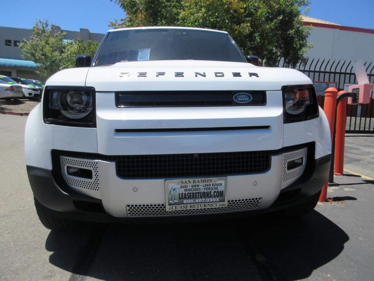 Land Rover Defender  2024