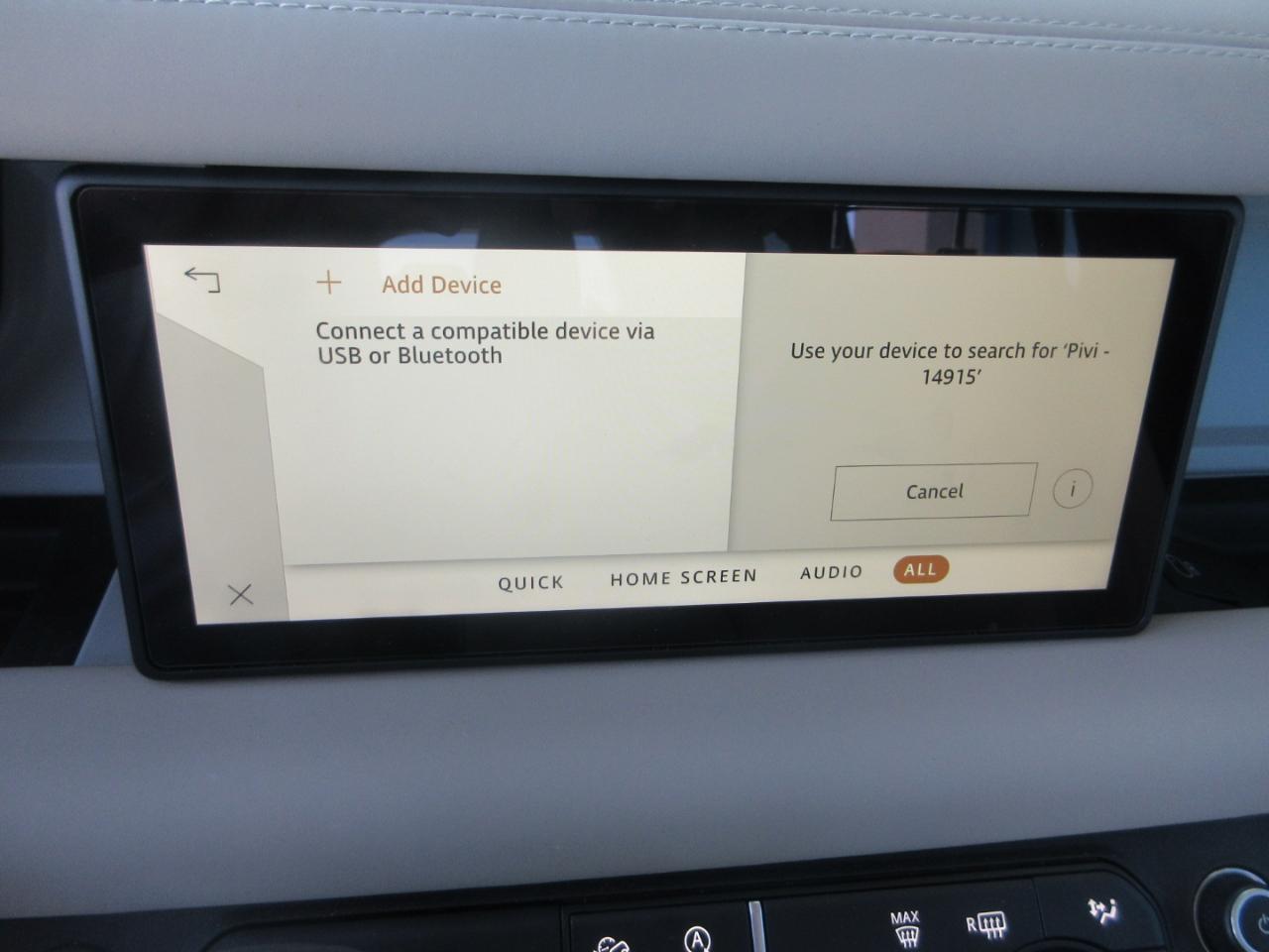 Land Rover Defender  2024