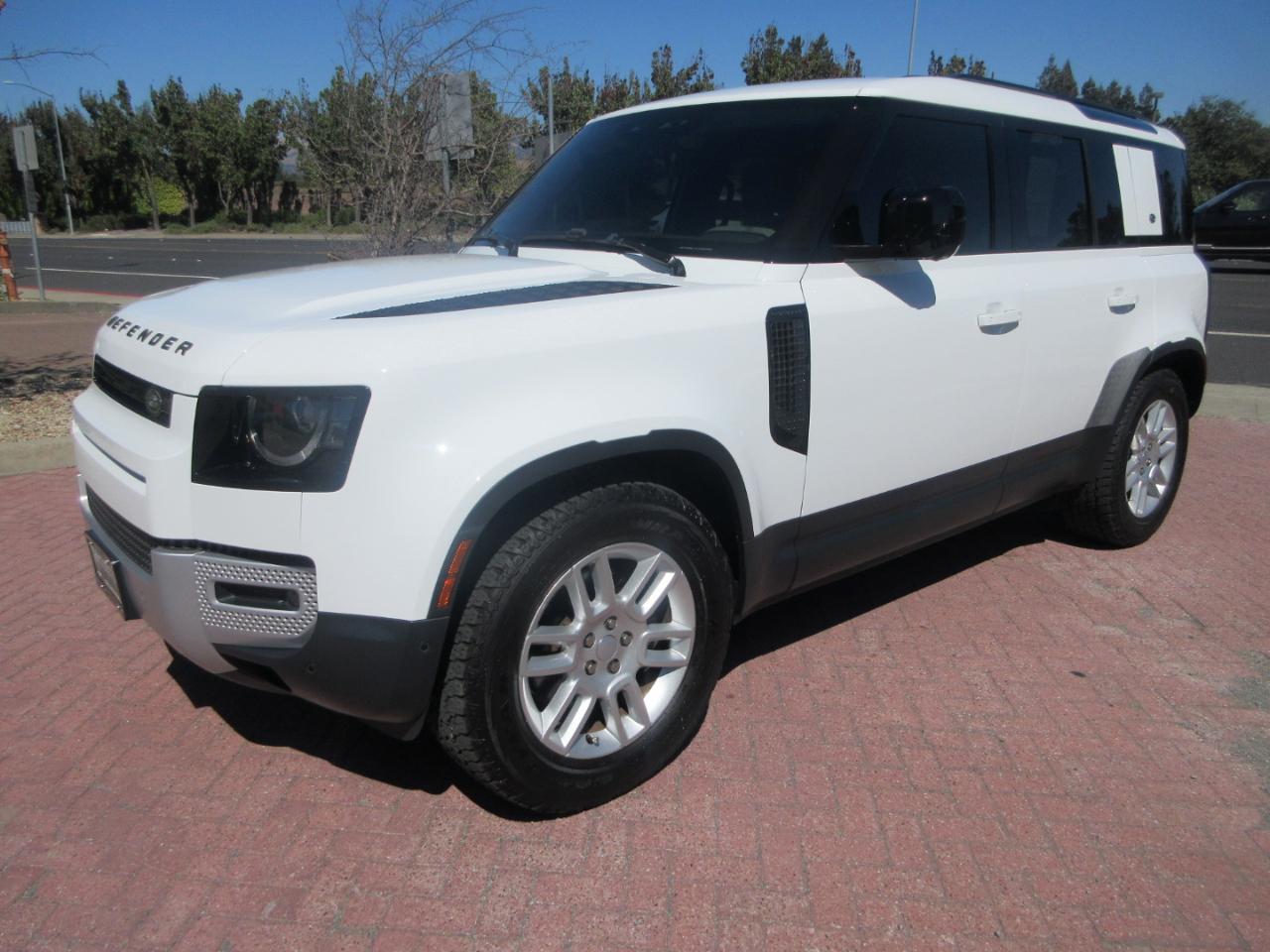 Land Rover Defender  2024