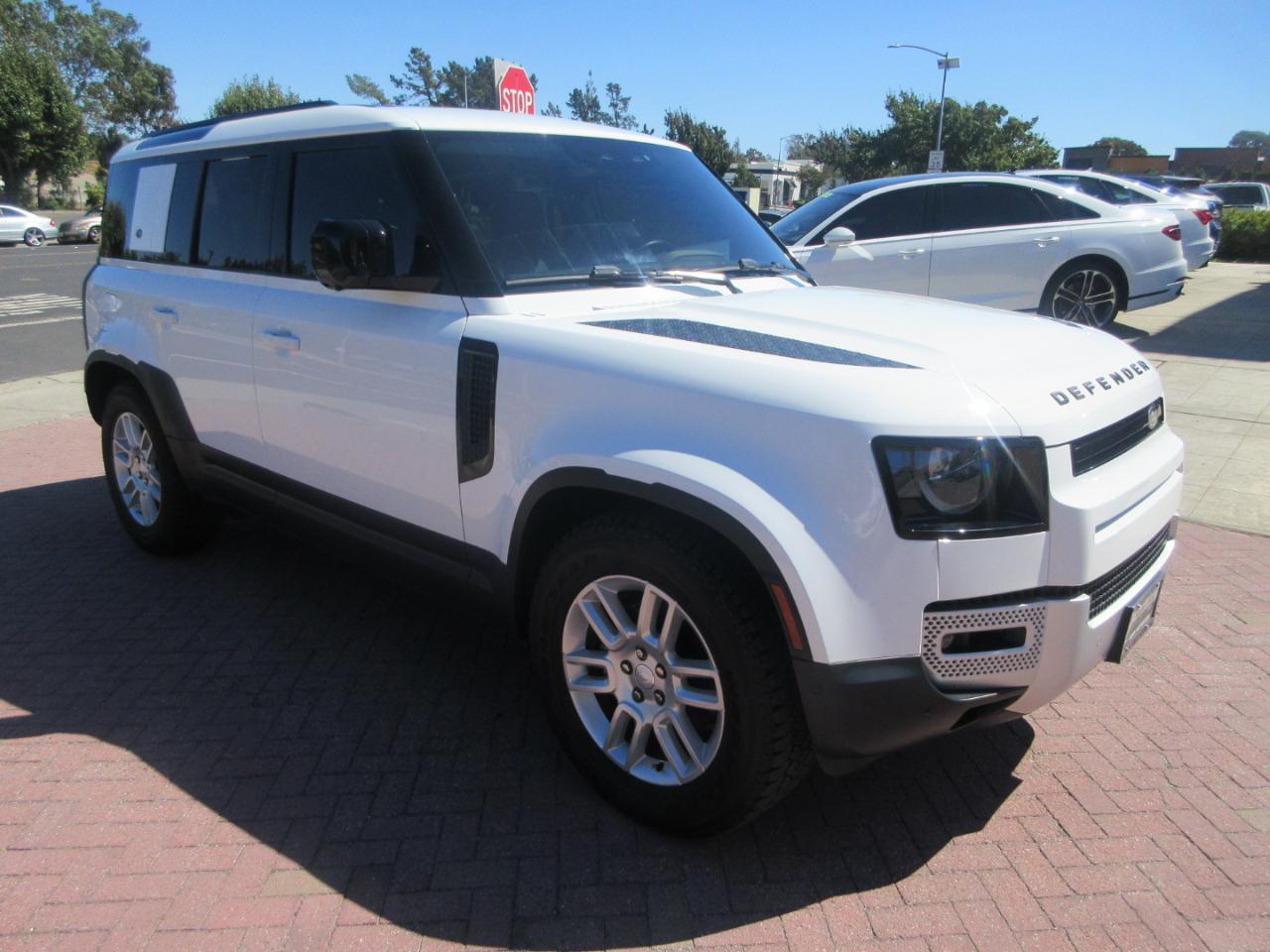 Land Rover Defender  2024