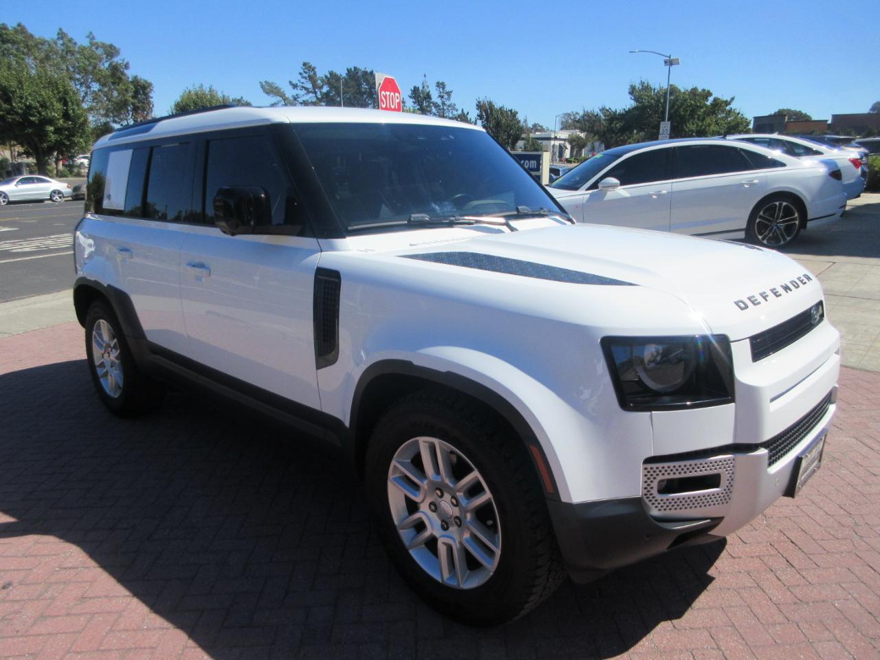 Land Rover Defender  2024