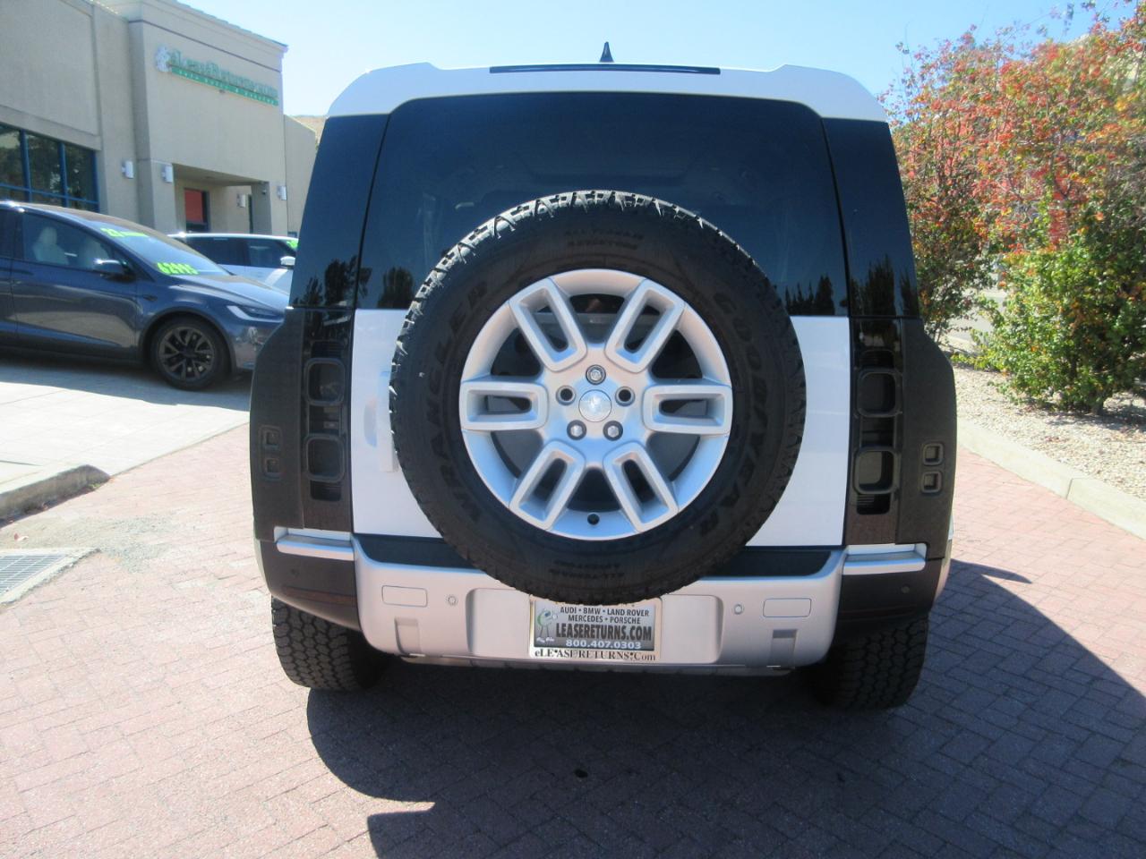 Land Rover Defender  2024