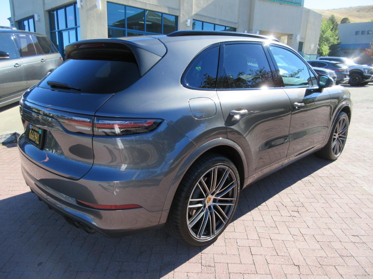 Porsche Cayenne  2021