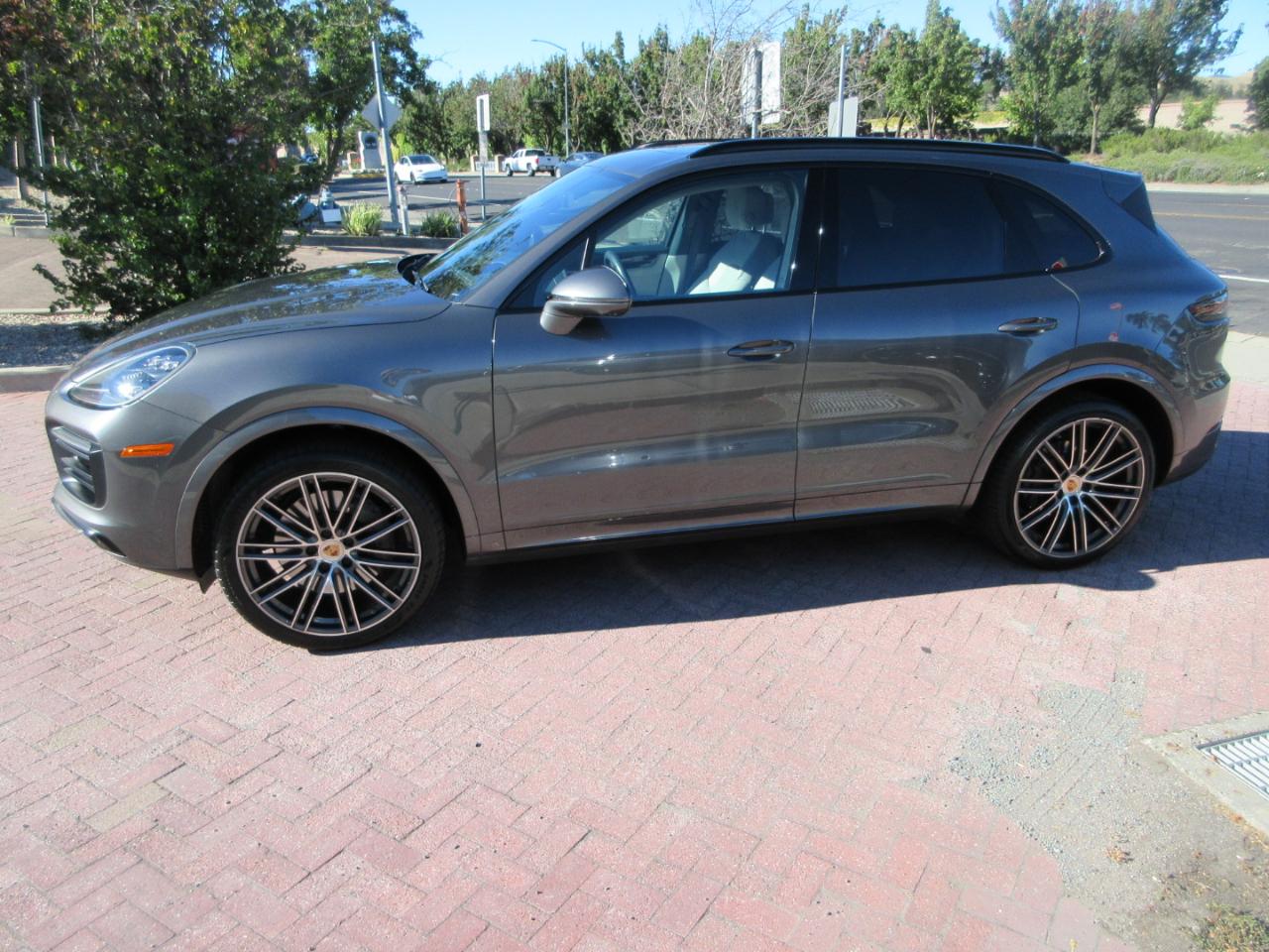 Porsche Cayenne  2021