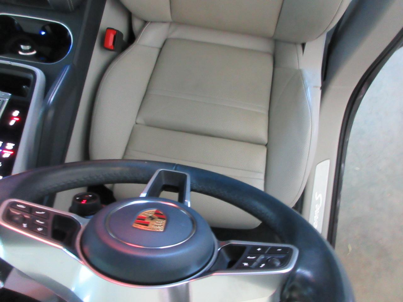 Porsche Cayenne  2021