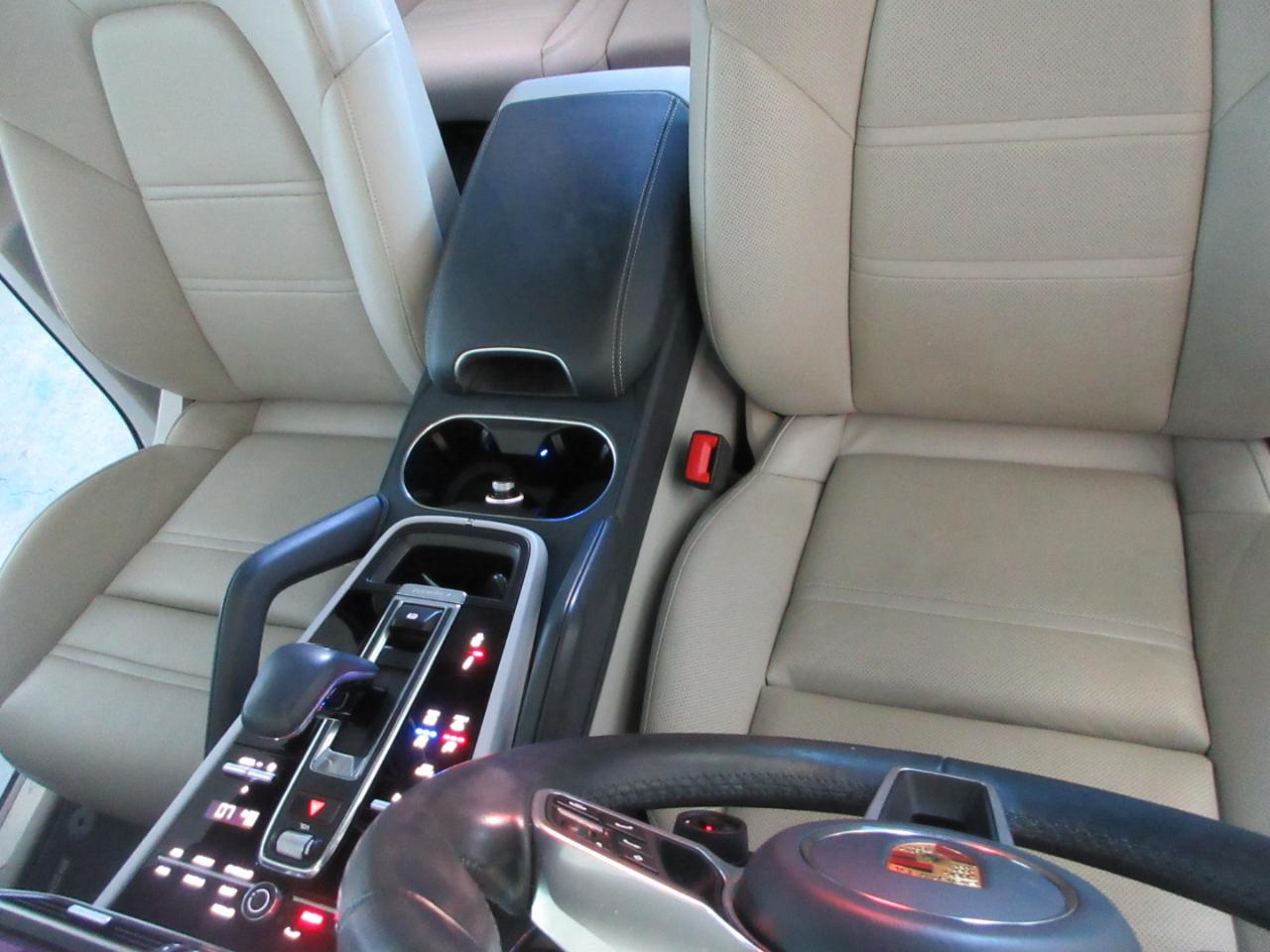 Porsche Cayenne  2021