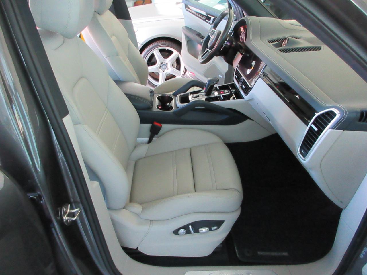 Porsche Cayenne  2021