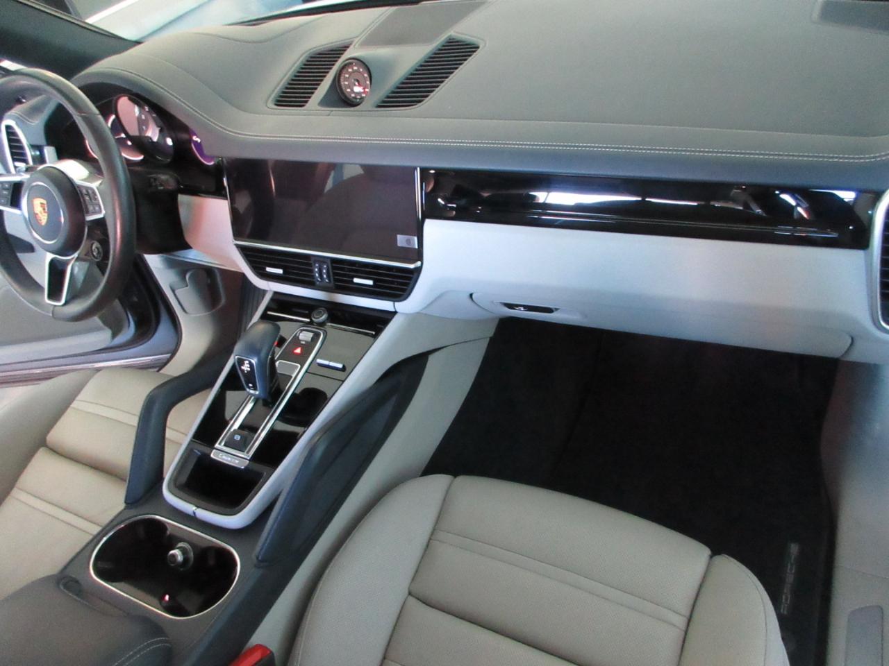 Porsche Cayenne  2021