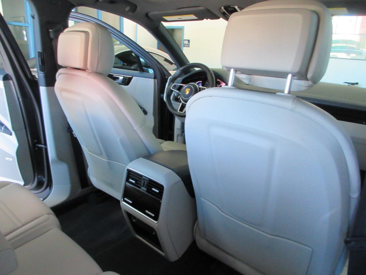 Porsche Cayenne  2021