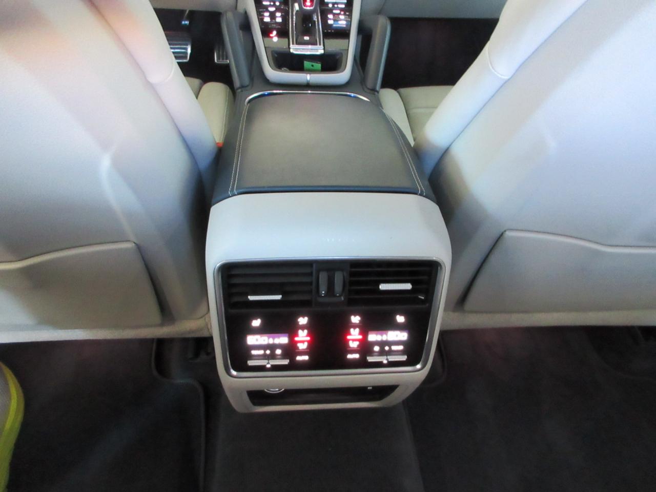 Porsche Cayenne  2021