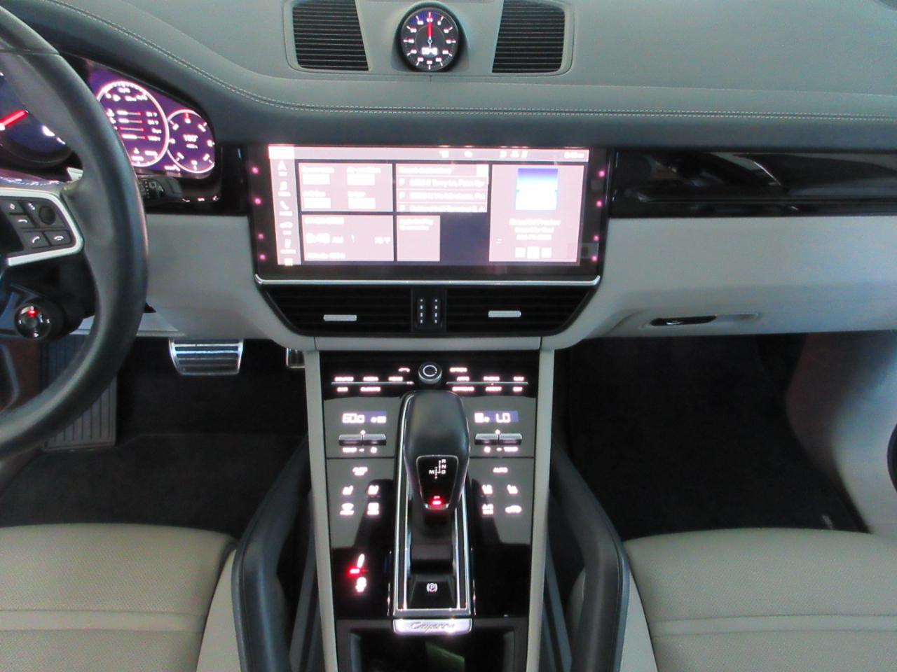 Porsche Cayenne  2021